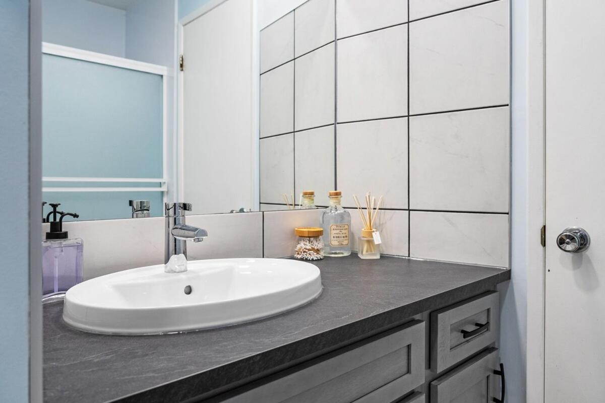Silver Springs Family Retreat Apartment Calgary